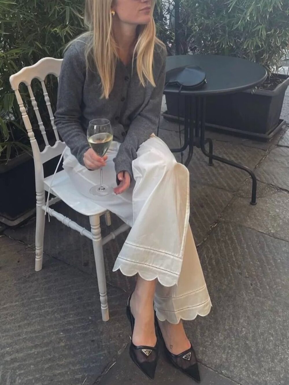 the garment copenhagen White cotton pants with scallop trim